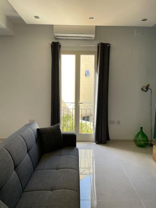Sunset Apt Modern 1 Bedroom Apt Near The Beach Birżebbuġa Zewnętrze zdjęcie